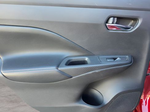 Used 2021 Nissan Versa SR FWD image 18