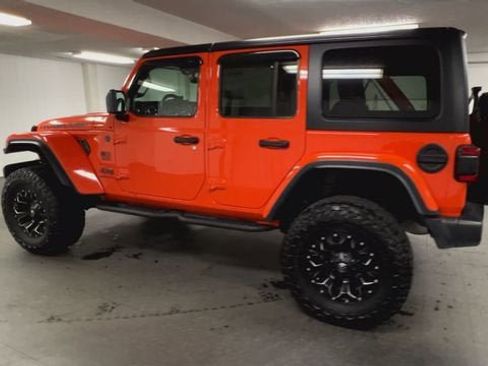 Used 2023 Jeep Wrangler Unlimited Rubicon w/ LED Lighting Group image 6