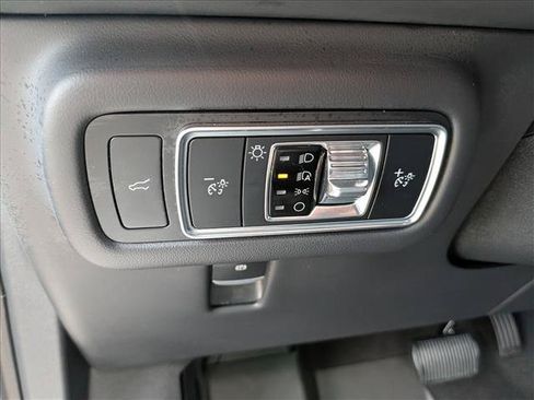 Used 2024 Lincoln Nautilus Reserve w/ Equipment Group 202A AWD/4WD image 33