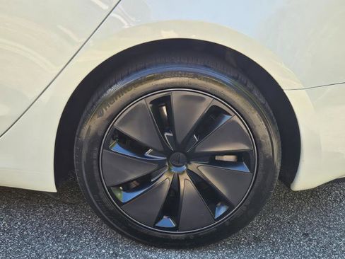 Used 2024 Tesla Model 3 Long Range AWD/4WD image 19