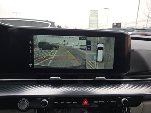 Used 2023 Kia Carnival SX Prestige image 14