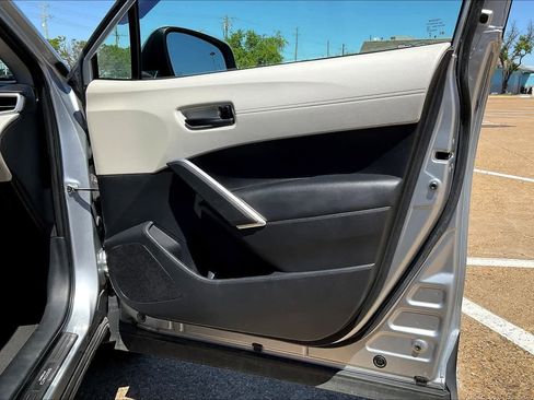 Used 2022 Toyota Corolla Cross LE image 27