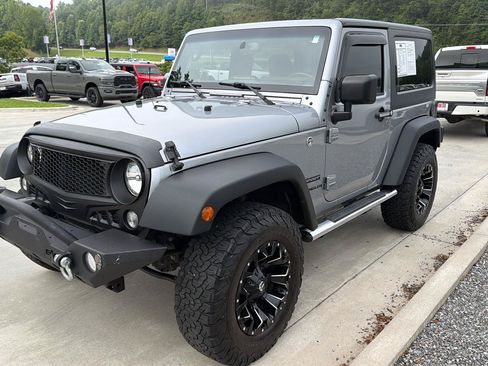 Used 2017 Jeep Wrangler Sport w/ Quick Order Package 24S AWD/4WD image 7