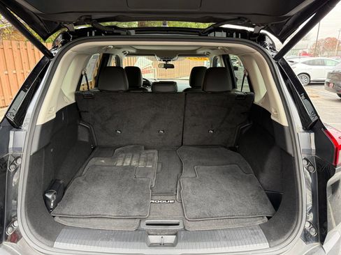 Certified 2023 Nissan Rogue SV w/ SV Premium Package image 6