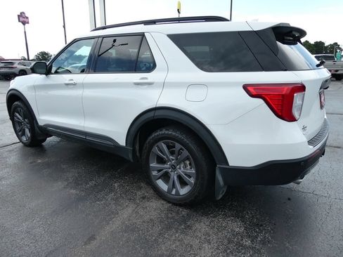 Used 2022 Ford Explorer XLT w/ Equipment Group 202A AWD/4WD image 8