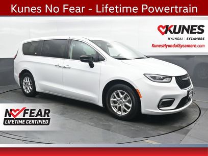 Used 2024 Chrysler Pacifica Touring-L