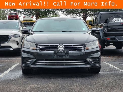 Used 2018 Volkswagen Passat 2.0T R-Line FWD image 3
