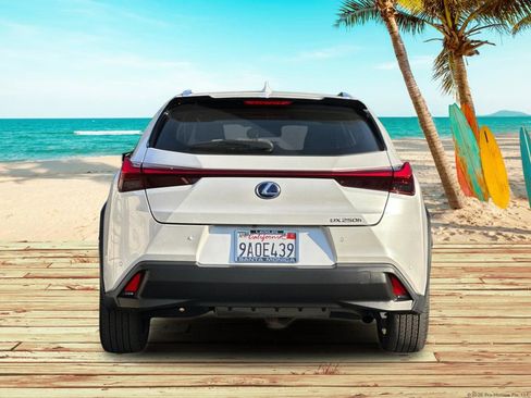 Used 2022 Lexus UX 250h w/ Accessory Package (Z2) image 4