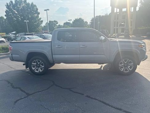 Used 2018 Toyota Tacoma Limited AWD/4WD image 7