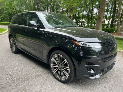 Used 2024 Land Rover Range Rover Sport Dynamic SE AWD/4WD image 2
