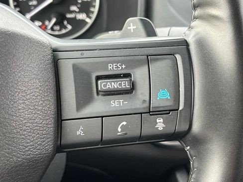 Used 2025 Nissan Rogue SV AWD/4WD image 18
