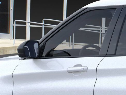 Used 2025 Ford Explorer Active RWD image 21