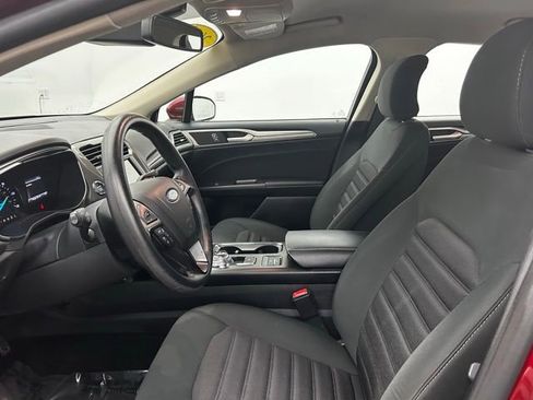 Used 2019 Ford Fusion SE image 24