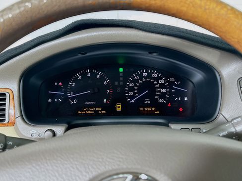 Used 2006 Lexus LS 430 RWD image 18