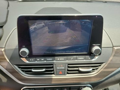 Used 2024 Nissan Altima 2.5 SV FWD image 21