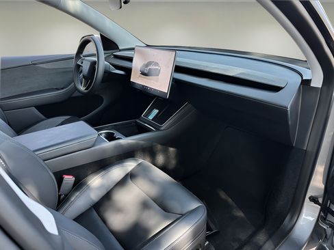 Used 2026 Tesla Model Y Long Range AWD/4WD image 20