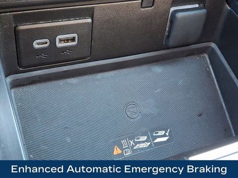 Used 2024 GMC Yukon XL Denali image 29