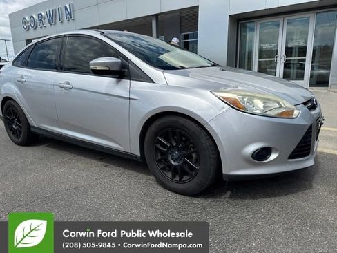 Used 2014 Ford Focus SE FWD image 1