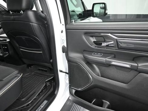 Used 2022 RAM 1500 Limited w/ Body Color Bumper Group AWD/4WD image 18