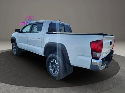 Used 2017 Toyota Tacoma TRD Off-Road w/ Tow Package (A/T) image 3