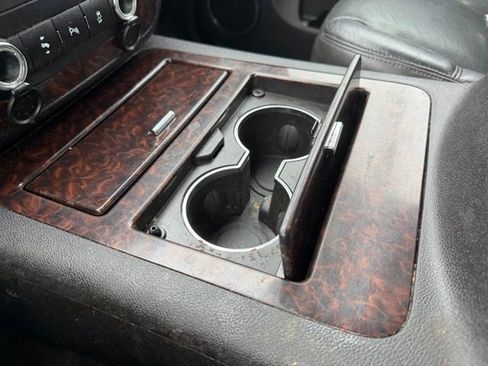 Used 2014 GMC Yukon XL Denali image 23