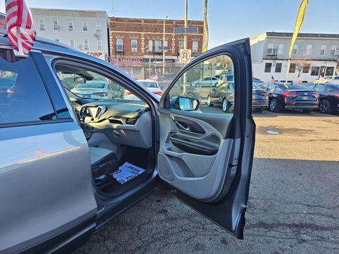 Used 2020 GMC Terrain SLT image 11