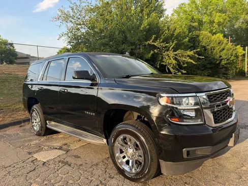Used 2016 Chevrolet Tahoe LS RWD image 2