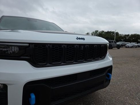 Used 2024 Jeep Grand Cherokee Trailhawk w/ Luxury Tech Group III image 14