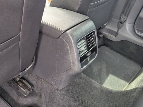 Used 2017 Volkswagen Passat 1.8T SE FWD image 23