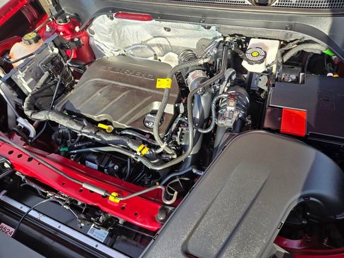 Used 2024 Chevrolet Trax LS w/ LS Convenience Package image 16