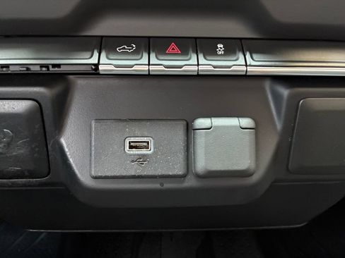 Used 2020 Chevrolet Silverado 1500 Custom w/ Custom Value Package AWD/4WD image 27