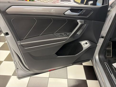 Certified 2022 Volkswagen Tiguan SE R-Line image 27