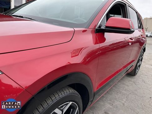 Used 2024 Kia Niro EX Touring image 91