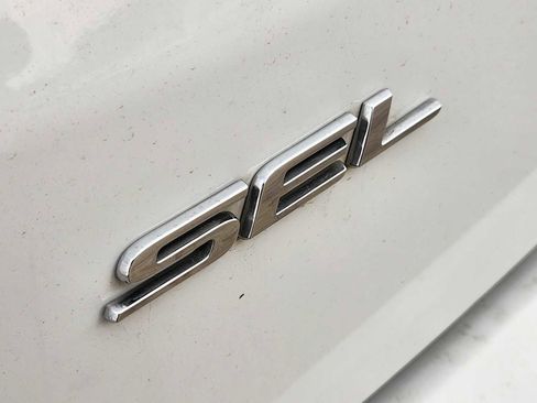 Used 2024 Ford Edge SEL image 12