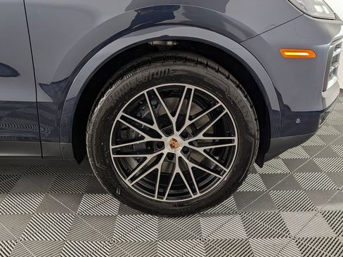 New 2026 Porsche Cayenne AWD/4WD image 14