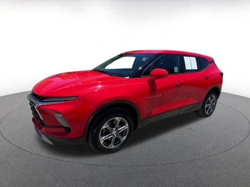 Used 2025 Chevrolet Blazer LT FWD image 8
