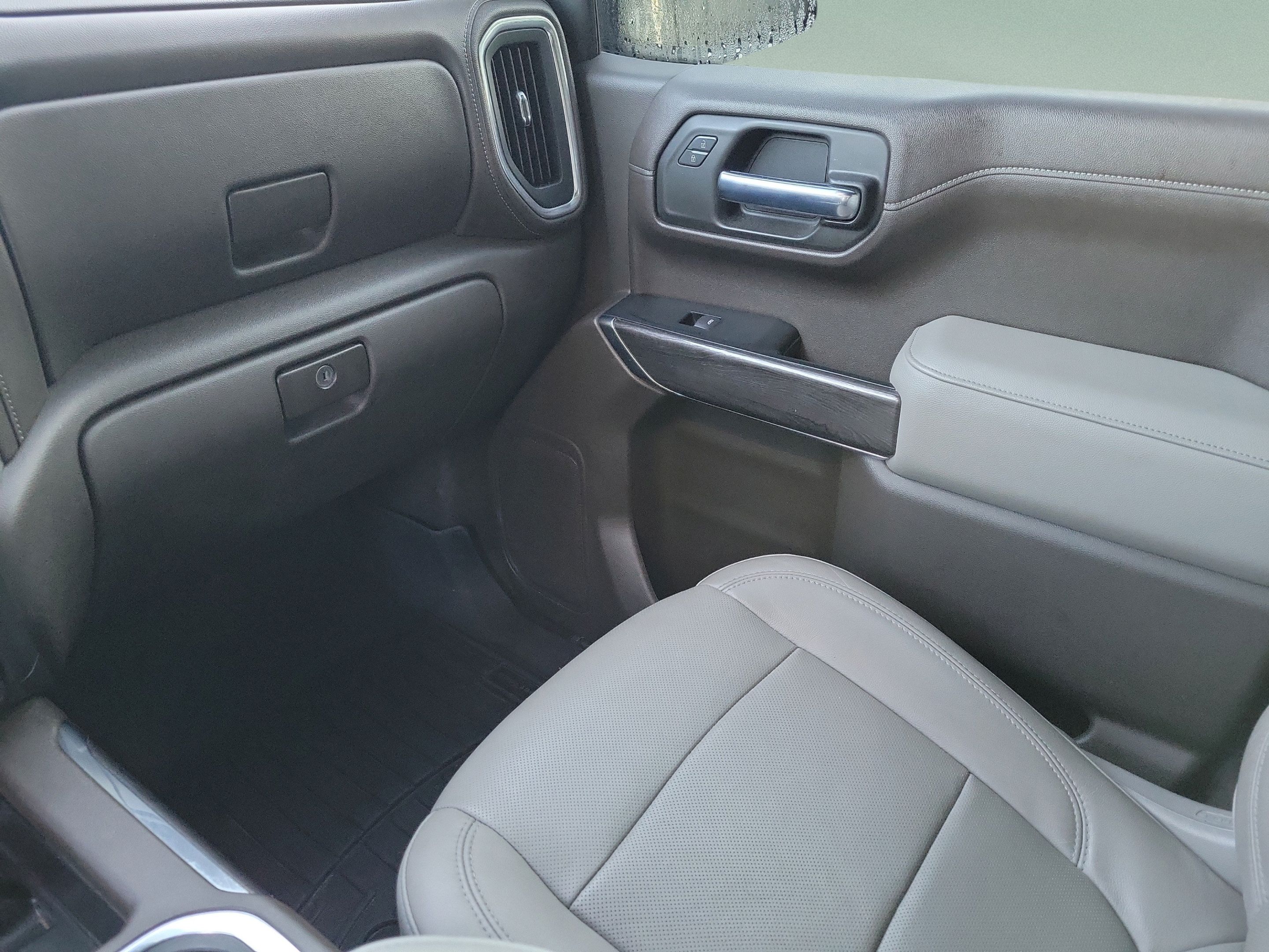 Used 2019 Chevrolet Silverado 1500 LTZ w/ LTZ Convenience Package AWD/4WD image 20