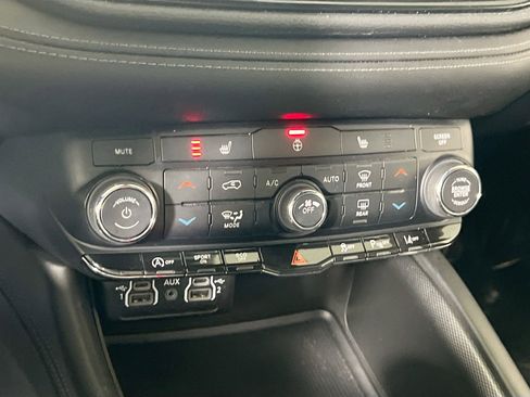 Used 2022 Dodge Durango GT image 15