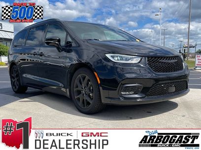 Used 2025 Chrysler Pacifica Limited