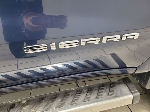 Used 2022 GMC Sierra 1500 SLT AWD/4WD image 27