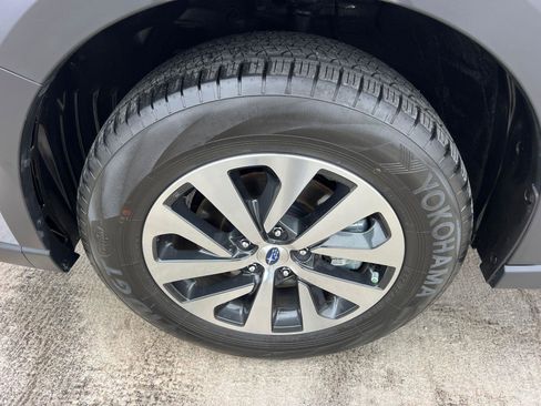 Used 2023 Subaru Outback Premium image 11