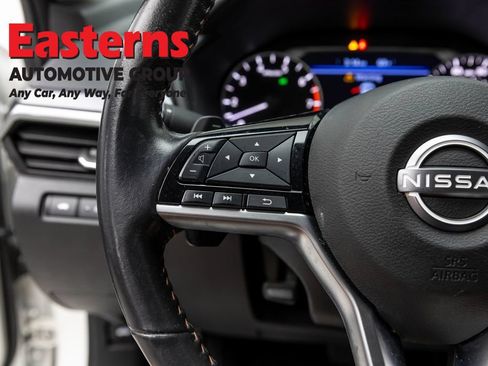 Used 2023 Nissan Altima 2.5 SR FWD image 15