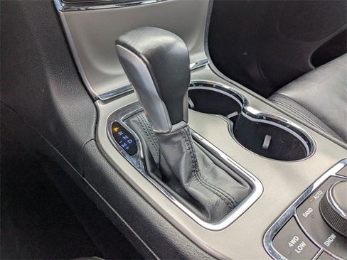 Certified 2022 Jeep Grand Cherokee Limited image 18