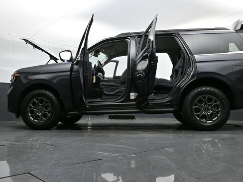 New 2025 Ford Expedition Active image 34