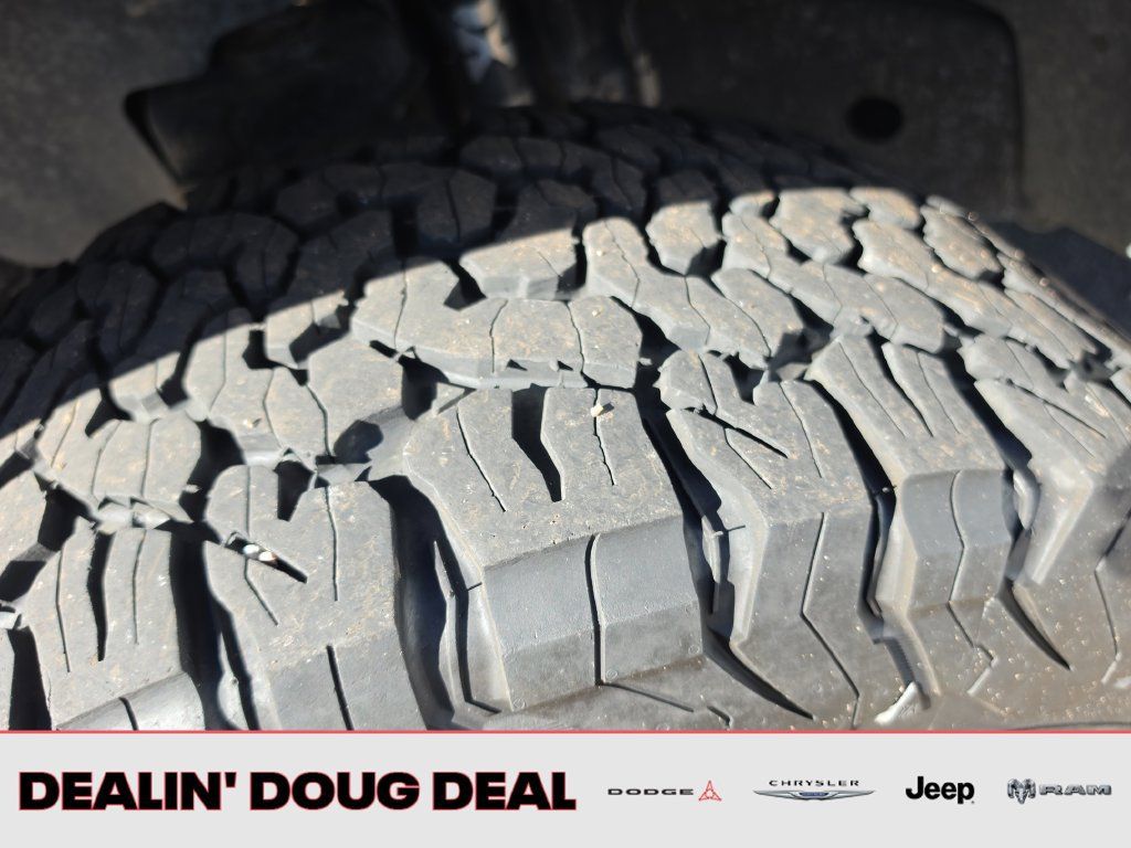 Used 2017 Jeep Wrangler Unlimited Rubicon AWD/4WD image 28