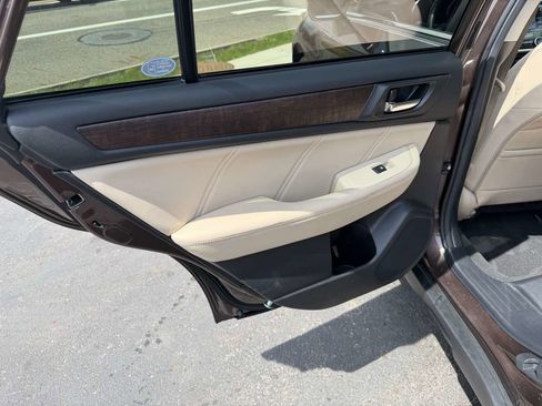 Used 2019 Subaru Outback 2.5i Limited AWD/4WD image 14