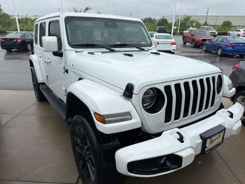 Used 2021 Jeep Wrangler Unlimited Sahara AWD/4WD image 5