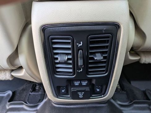 Used 2018 Jeep Grand Cherokee Limited w/ Luxury Group II image 26