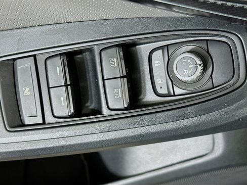 Used 2021 Subaru Crosstrek 2.5i Sport w/ Moonroof Package image 15