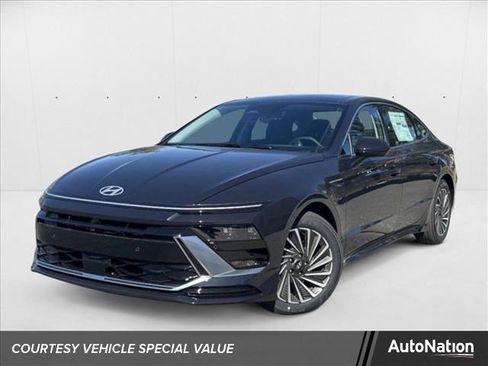 New 2025 Hyundai Sonata Limited image 1